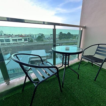 Roxy Apartment Kuching Ngoại thất bức ảnh