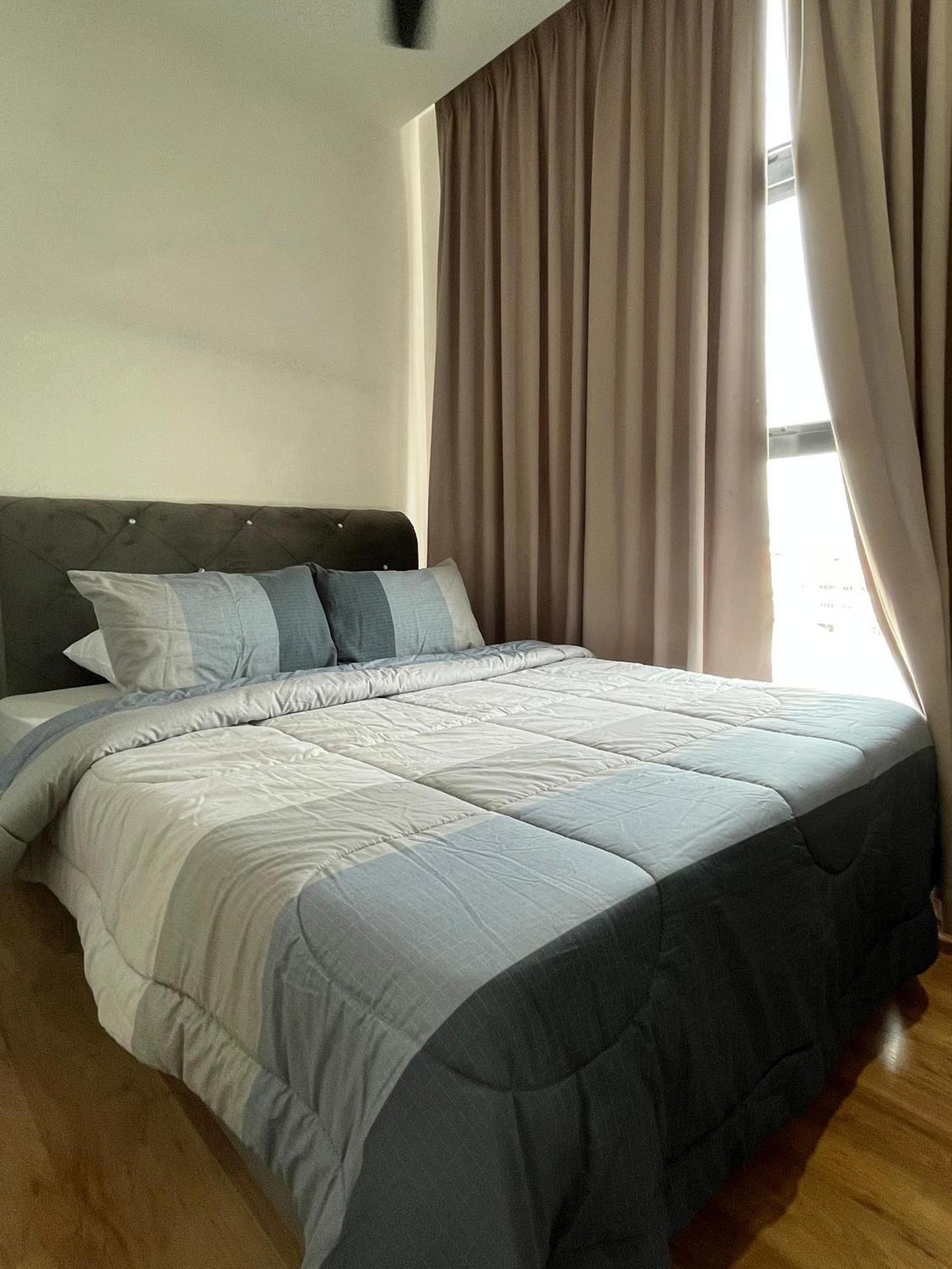 Roxy Apartment Kuching Ngoại thất bức ảnh