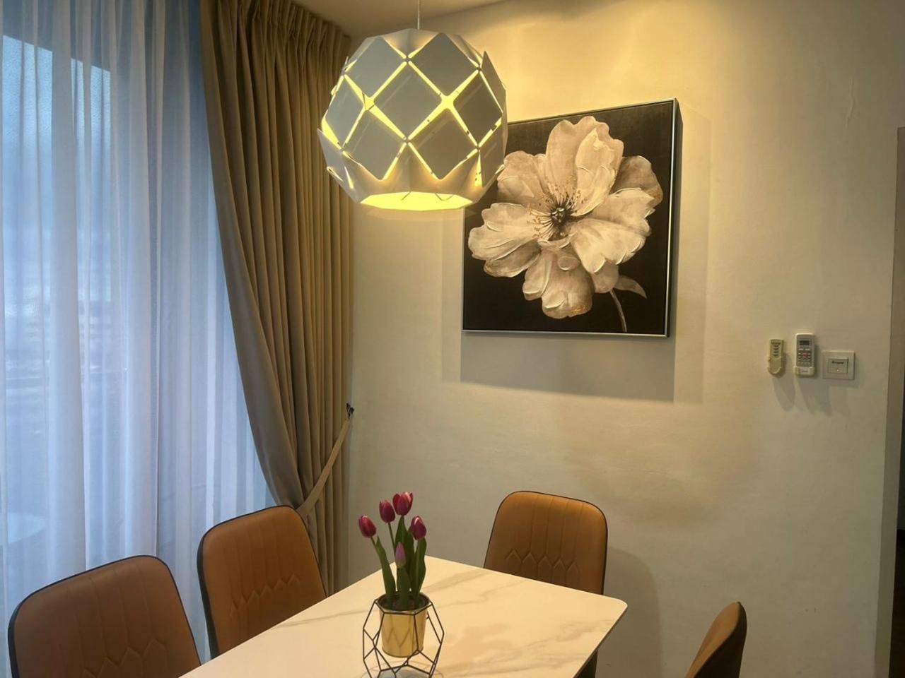 Roxy Apartment Kuching Ngoại thất bức ảnh