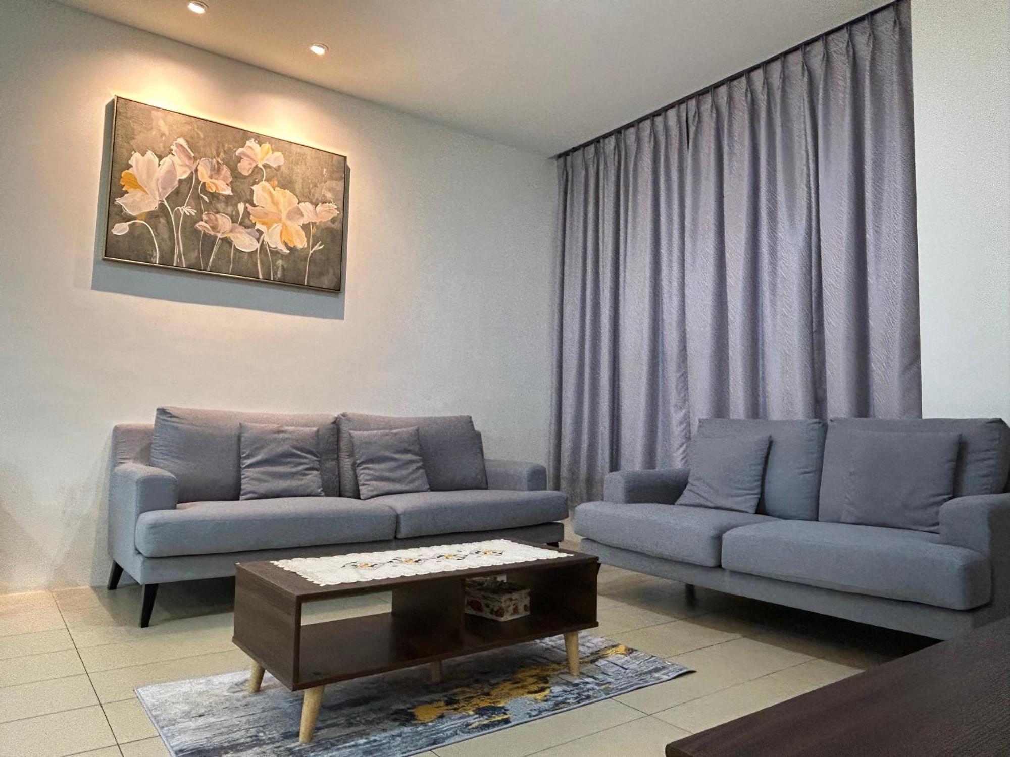 Roxy Apartment Kuching Ngoại thất bức ảnh